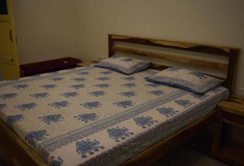 펜션 Abhay Villas Guest House