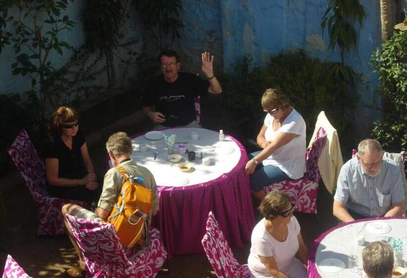 펜션 Abhay Villas Guest House