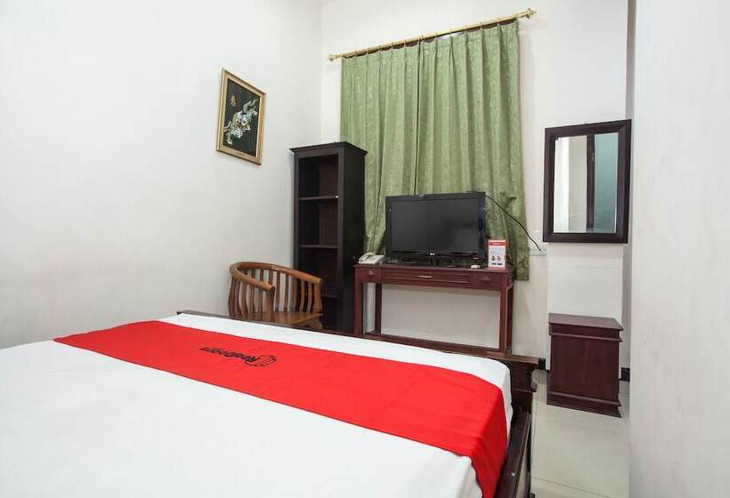 بنسيون Reddoorz @ Raya Ngagel 2