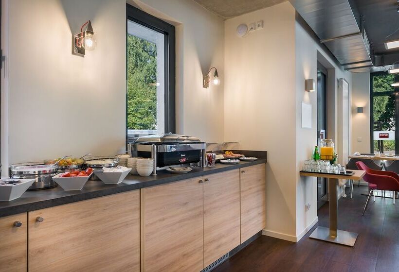 Signature East Hotel Apartment