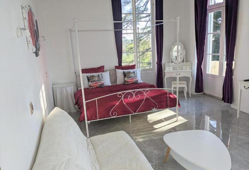 민박 Château De La Rocherie