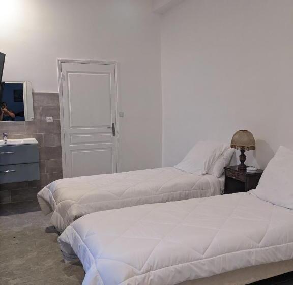 민박 Château De La Rocherie