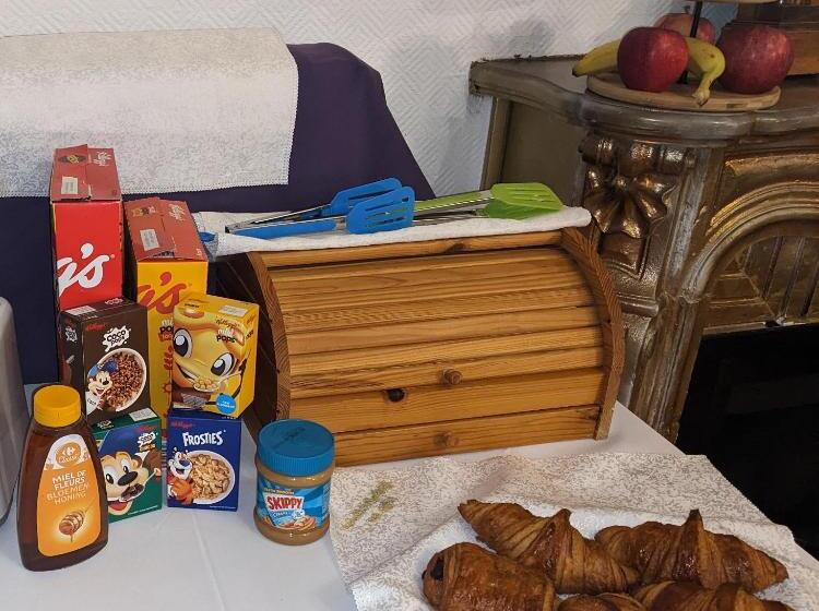 민박 Château De La Rocherie