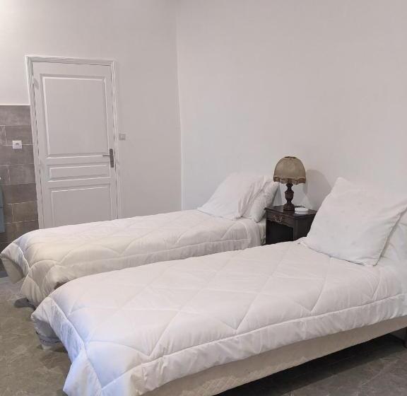 민박 Château De La Rocherie