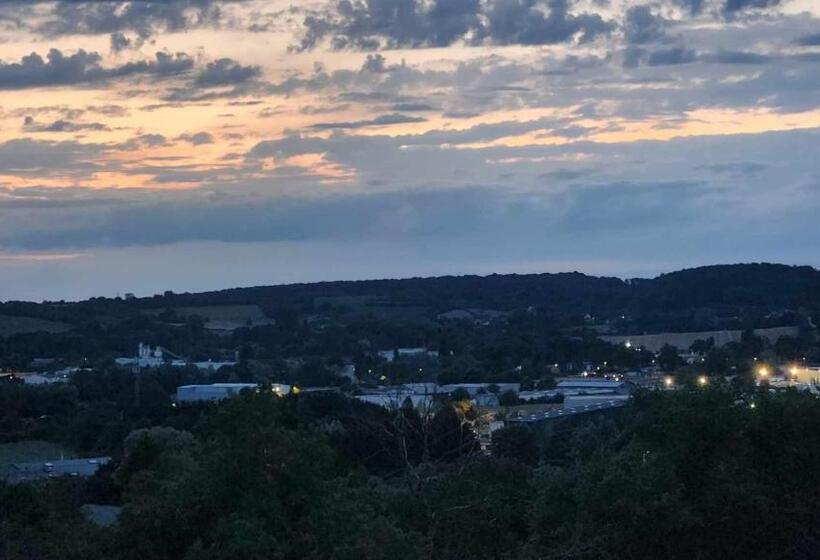 민박 Château De La Rocherie