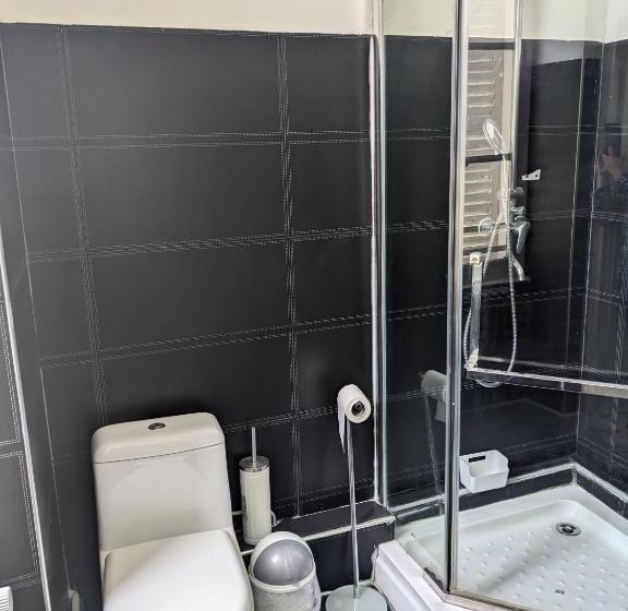 민박 Château De La Rocherie