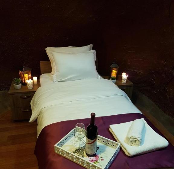 هتل And Winery Lozar