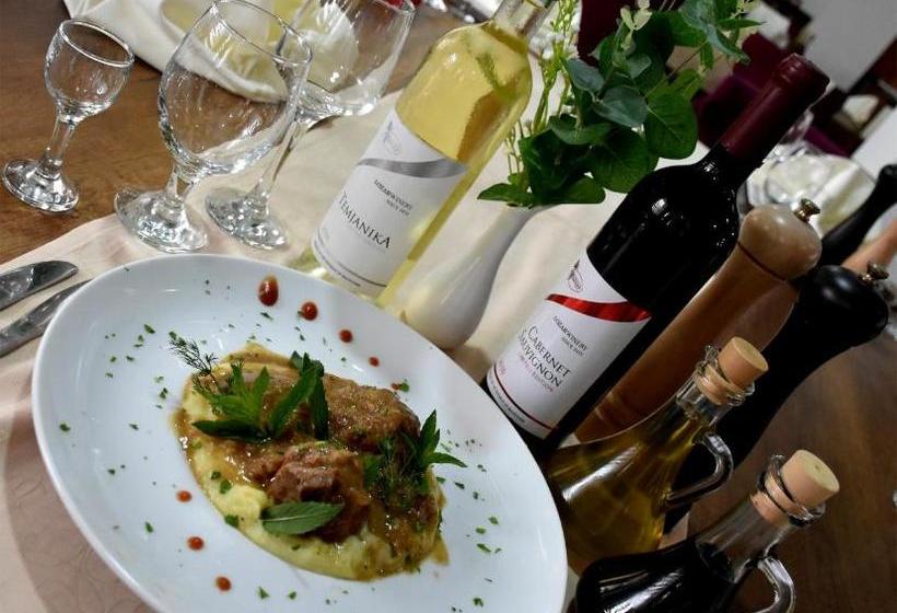 هتل And Winery Lozar