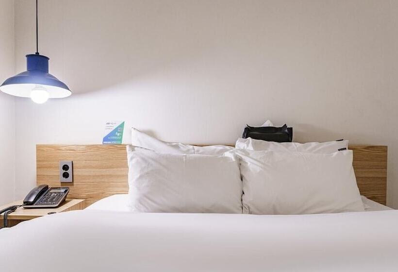 בית מלון כפרי Yaja Westgate