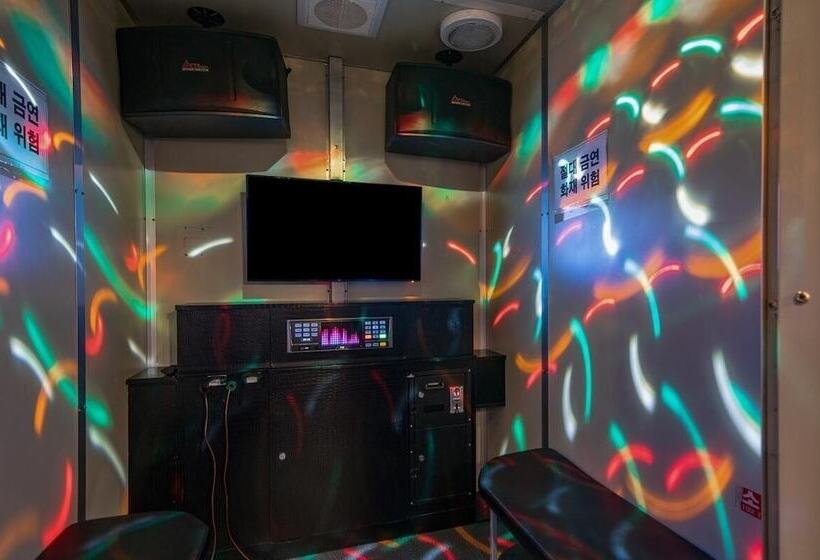 בית מלון כפרי Yaja Westgate