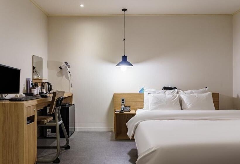 בית מלון כפרי Yaja Westgate