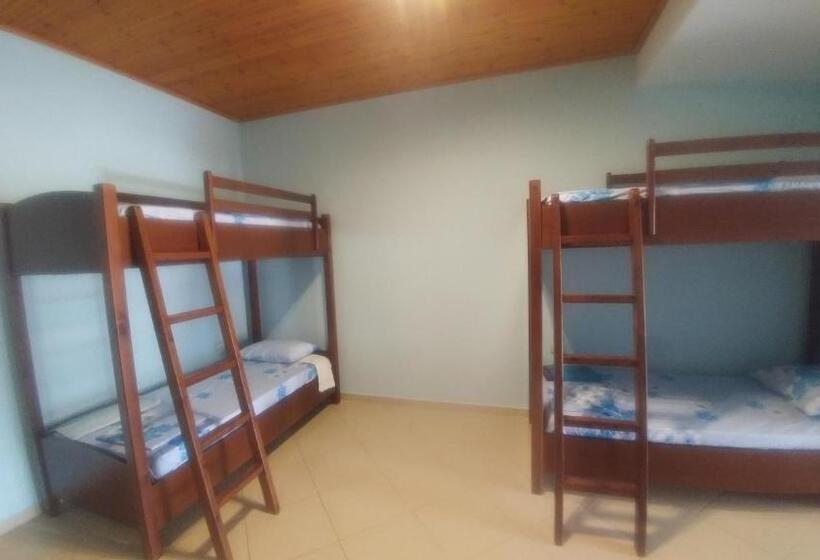 Mona`s Hostel