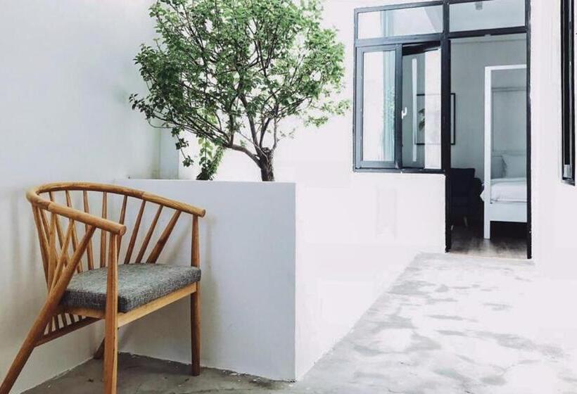 پانسیون Gis Hotel Nha Trang & Motorbike Rental