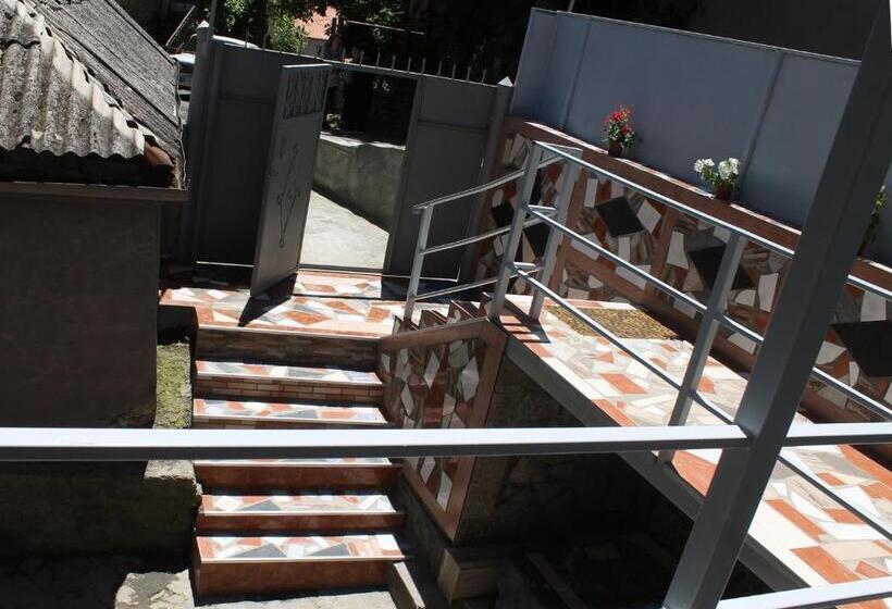 پانسیون Guesthouse Kiko