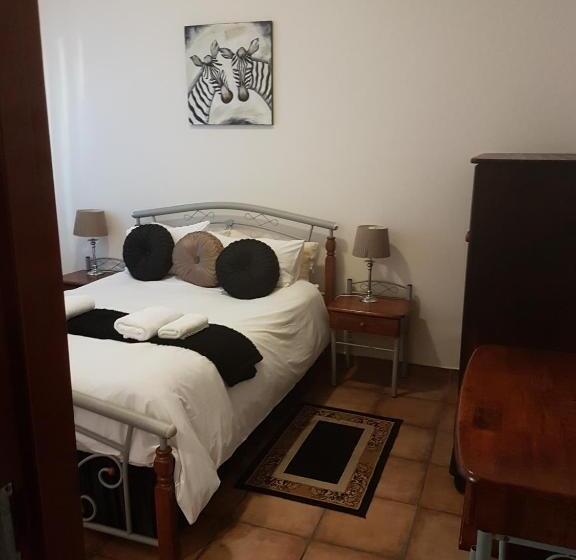 ペンション Oppi Rotse Guesthouse