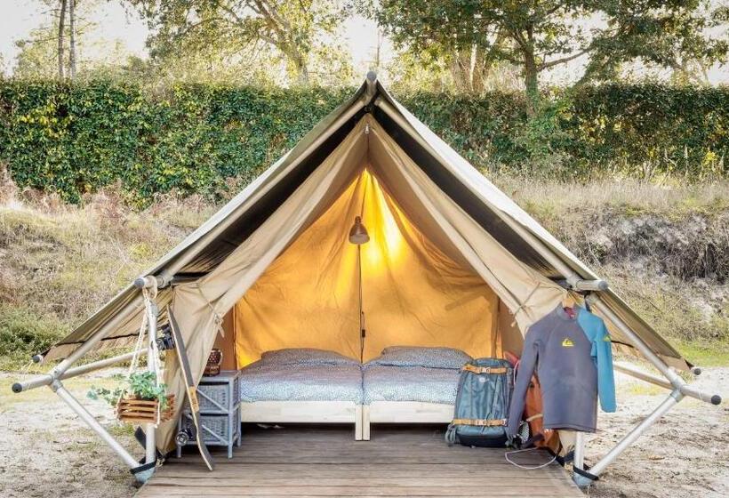 Progress Outdoor Surf Hostel