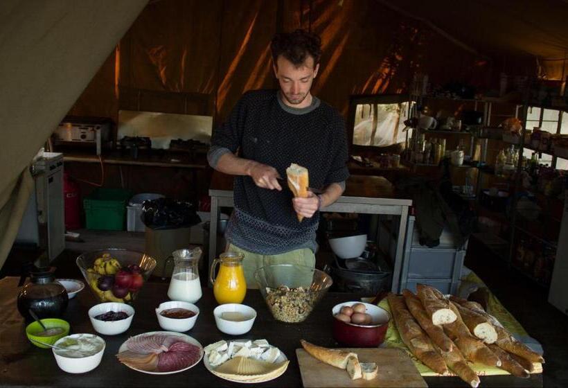 Progress Outdoor Surf Hostel