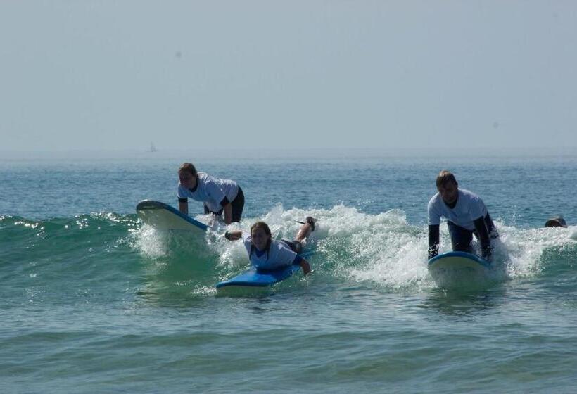 Progress Outdoor Surf Hostel