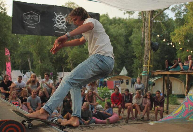 Progress Outdoor Surf Hostel