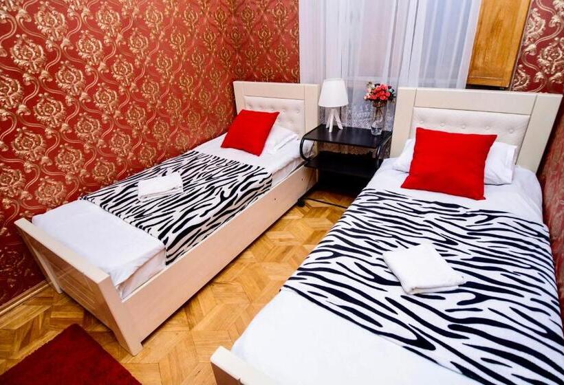 Check Inn Tbilisi