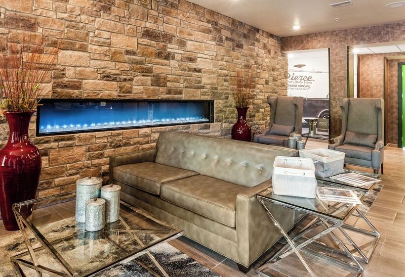 Cobblestone Hotel & Suites Appleton International Airport