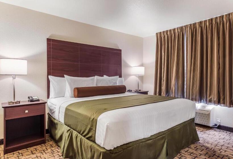 Cobblestone Hotel & Suites   Hutchinson