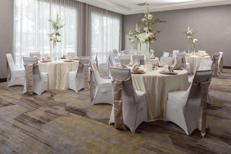בית מלון כפרי Courtyard By Marriott Deland Historic Downtown