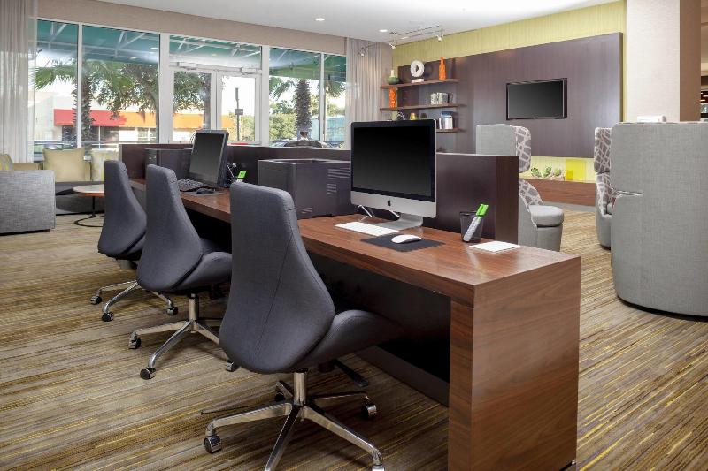 فندق Courtyard By Marriott Deland Historic Downtown