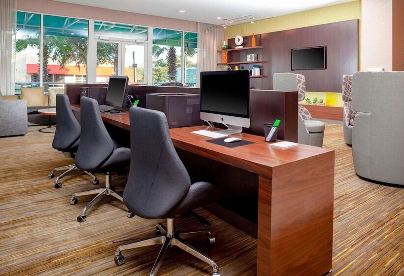 فندق Courtyard By Marriott Deland Historic Downtown