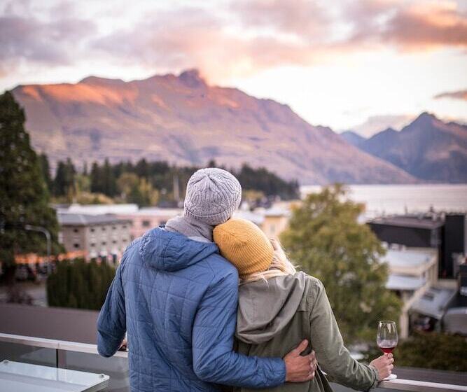 هتل Mi Pad Queenstown