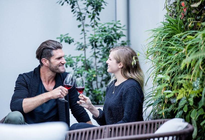 هتل Mi Pad Queenstown