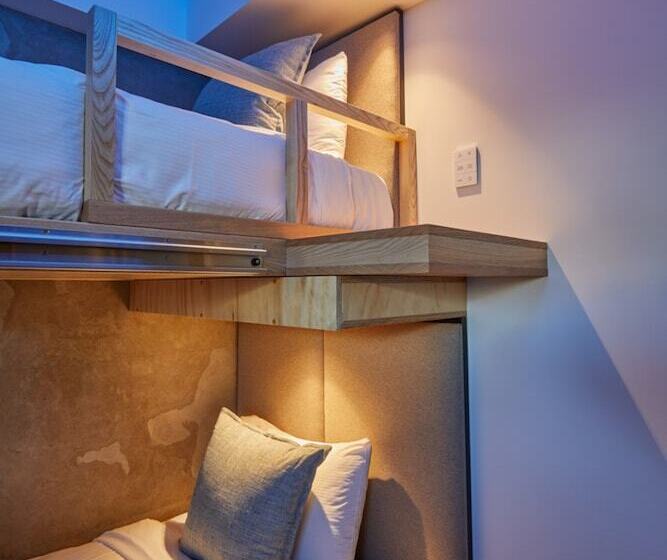 هتل Mi Pad Queenstown