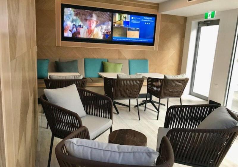 هتل Mi Pad Queenstown