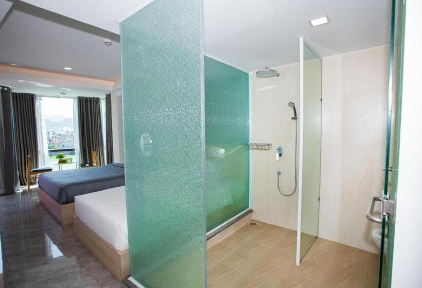 Moonlight Bay Hotel & Apartment