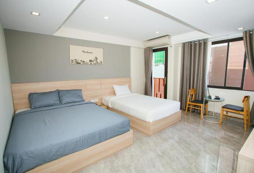 Moonlight Bay Hotel & Apartment