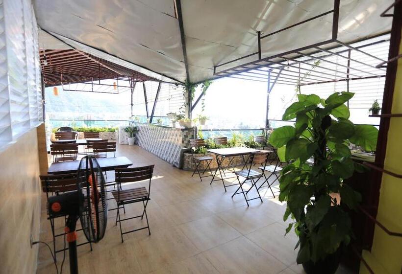 Moonlight Bay Hotel & Apartment