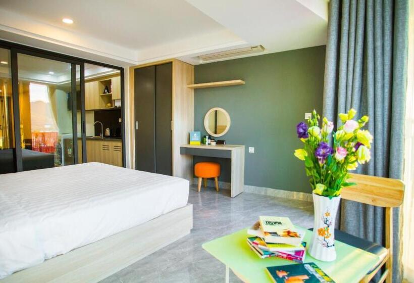 Moonlight Bay Hotel & Apartment