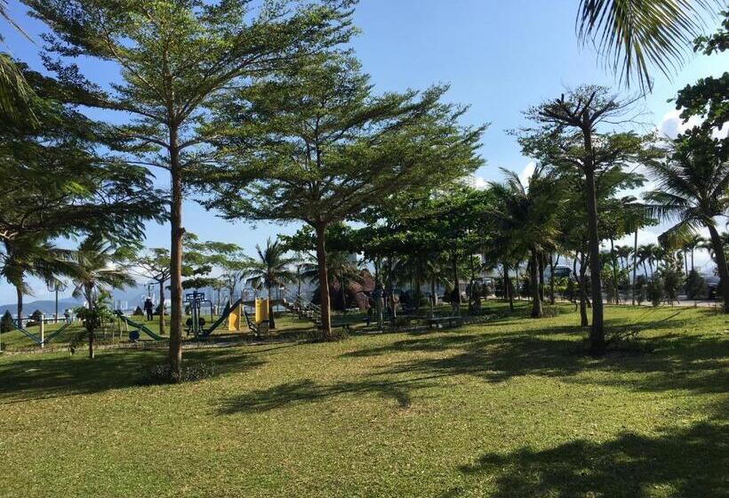 Moonlight Bay Hotel & Apartment