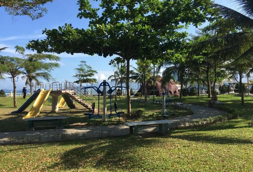 Moonlight Bay Hotel & Apartment