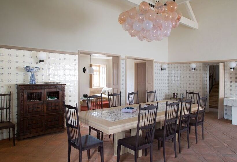 Отель Quinta Da Côrte