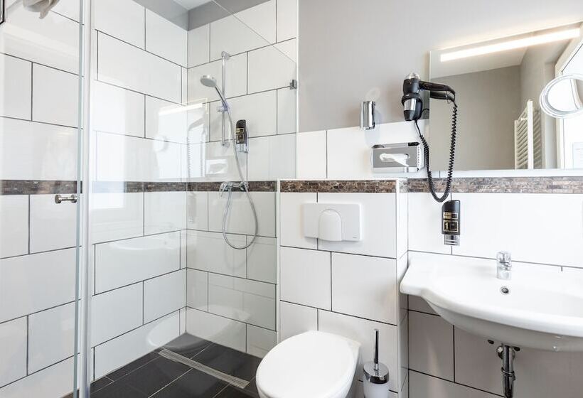 هتل Yors Boutique