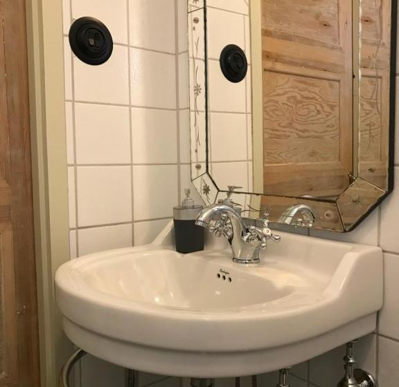 Mellby 11 Bed & Breakfast