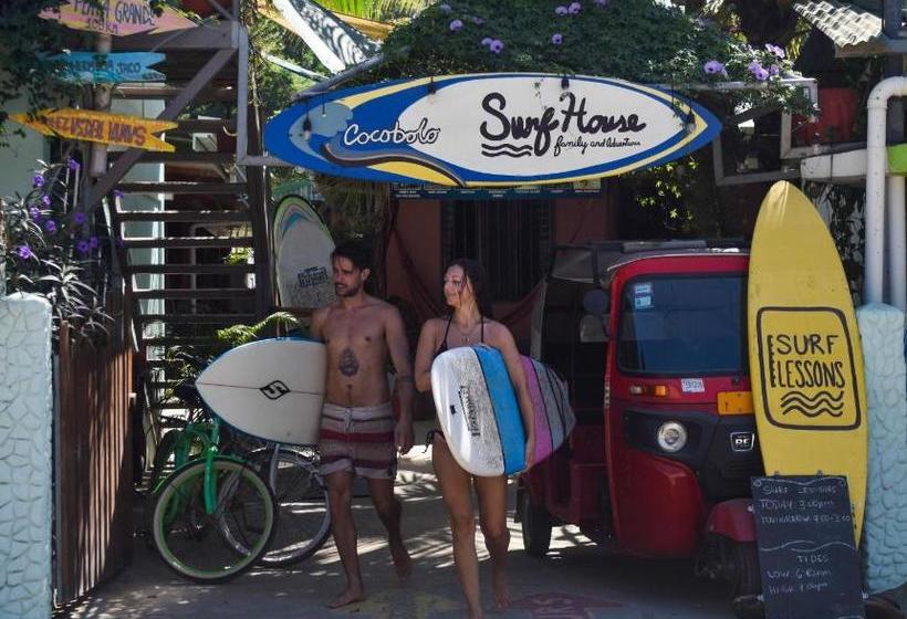 پانسیون Cocobolo Surf Hotel & School