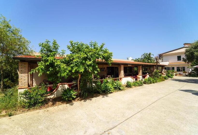 ペンション Europa Rooms And Restaurant