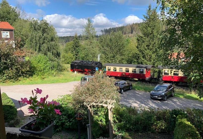 مبيت وإفطار Pension Raststüb'l