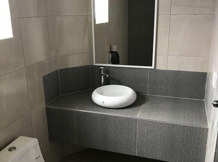 בית מלון כפרי Los Pinos