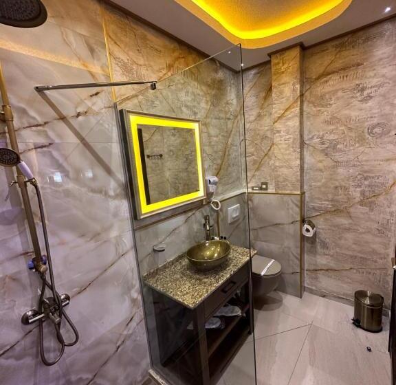 هتل Robevski Luxury Rooms