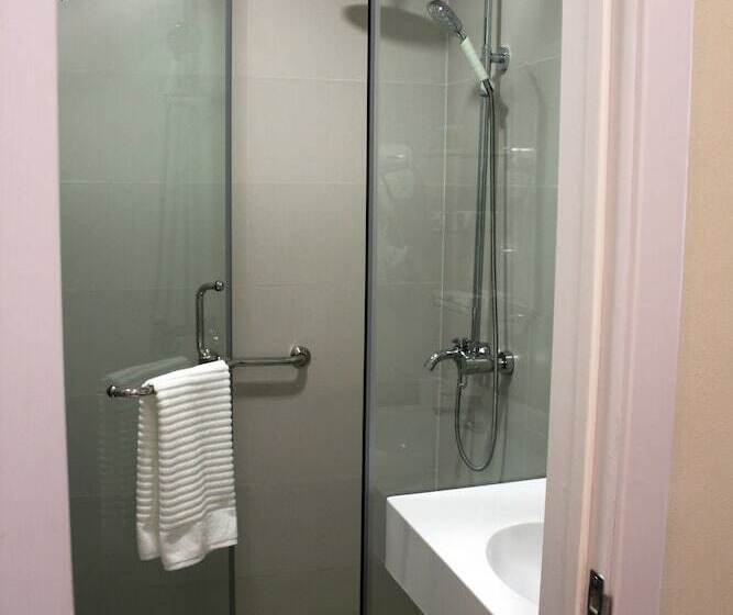 هتل Tsetsen Khangai