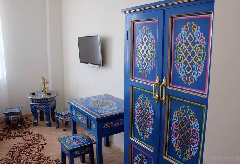 هتل Tsetsen Khangai