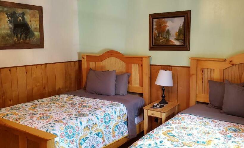 Marshall's Creek Rest Motel